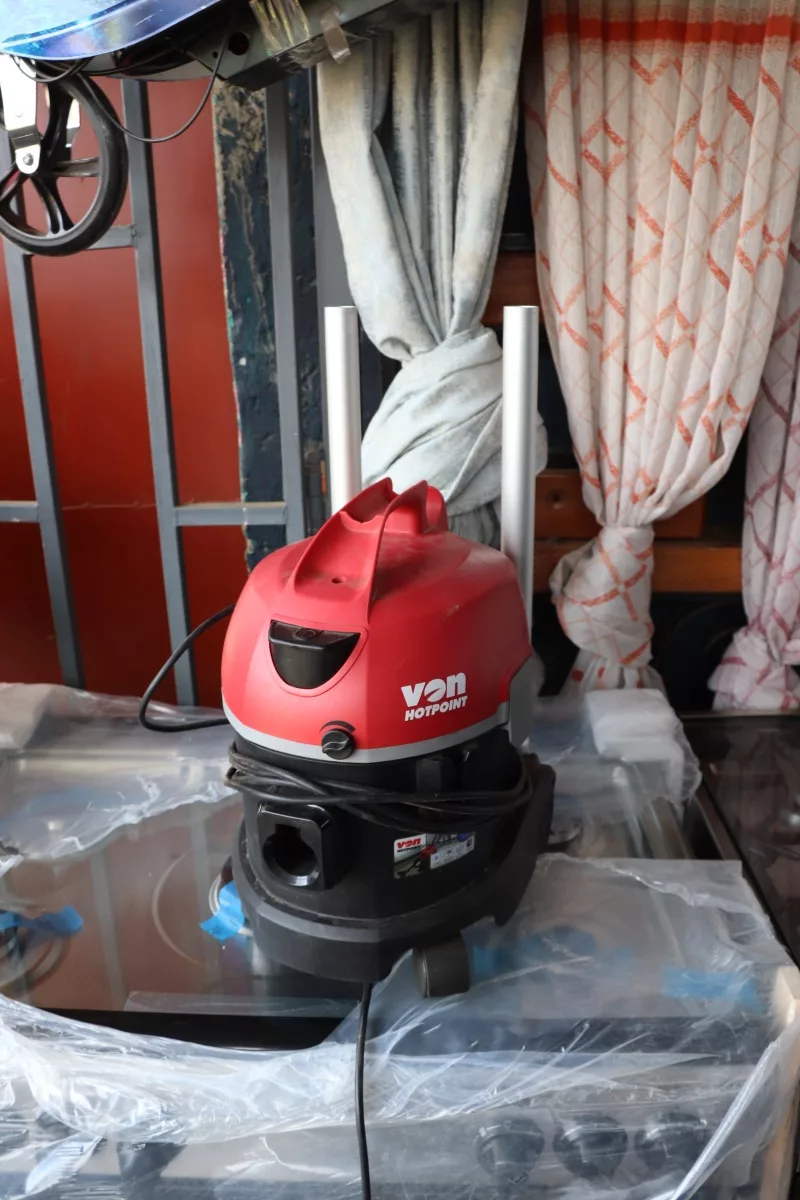 Von Dry Vacuum Cleaner Pot 8L