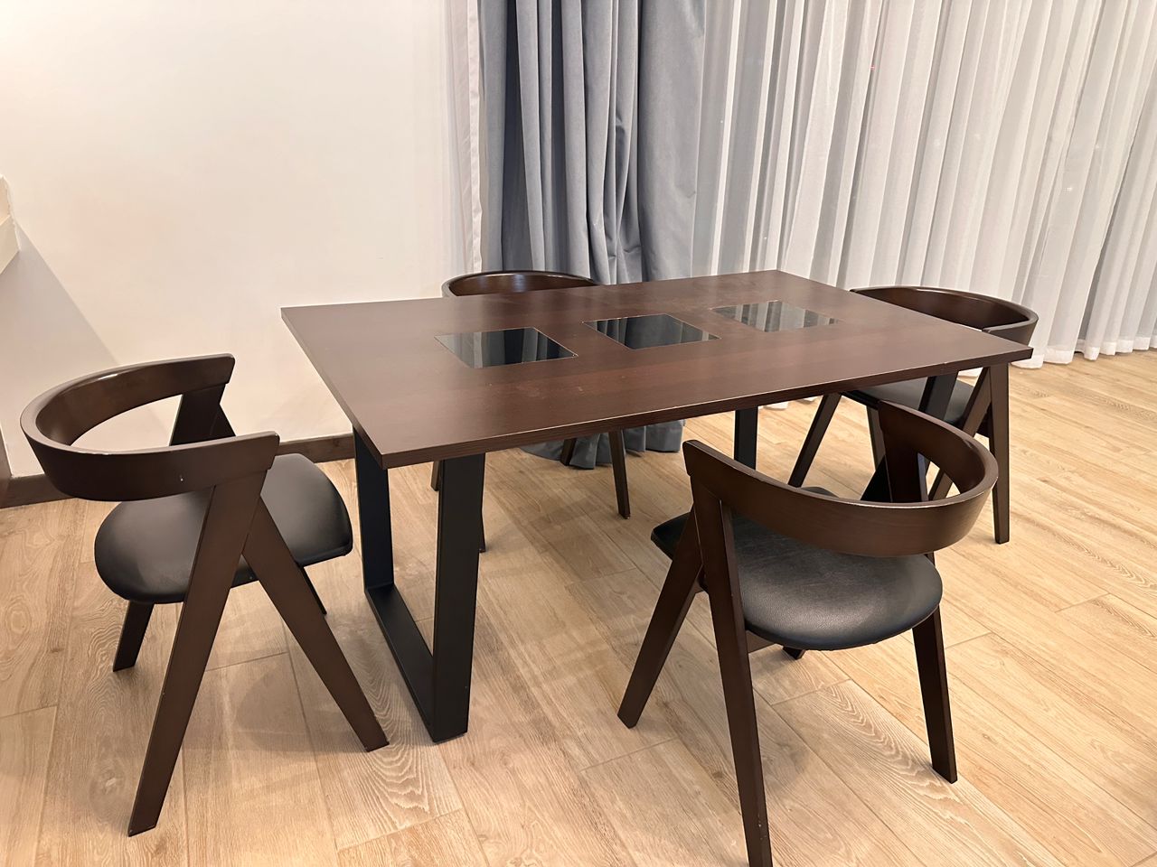 4-Seater Dining Table