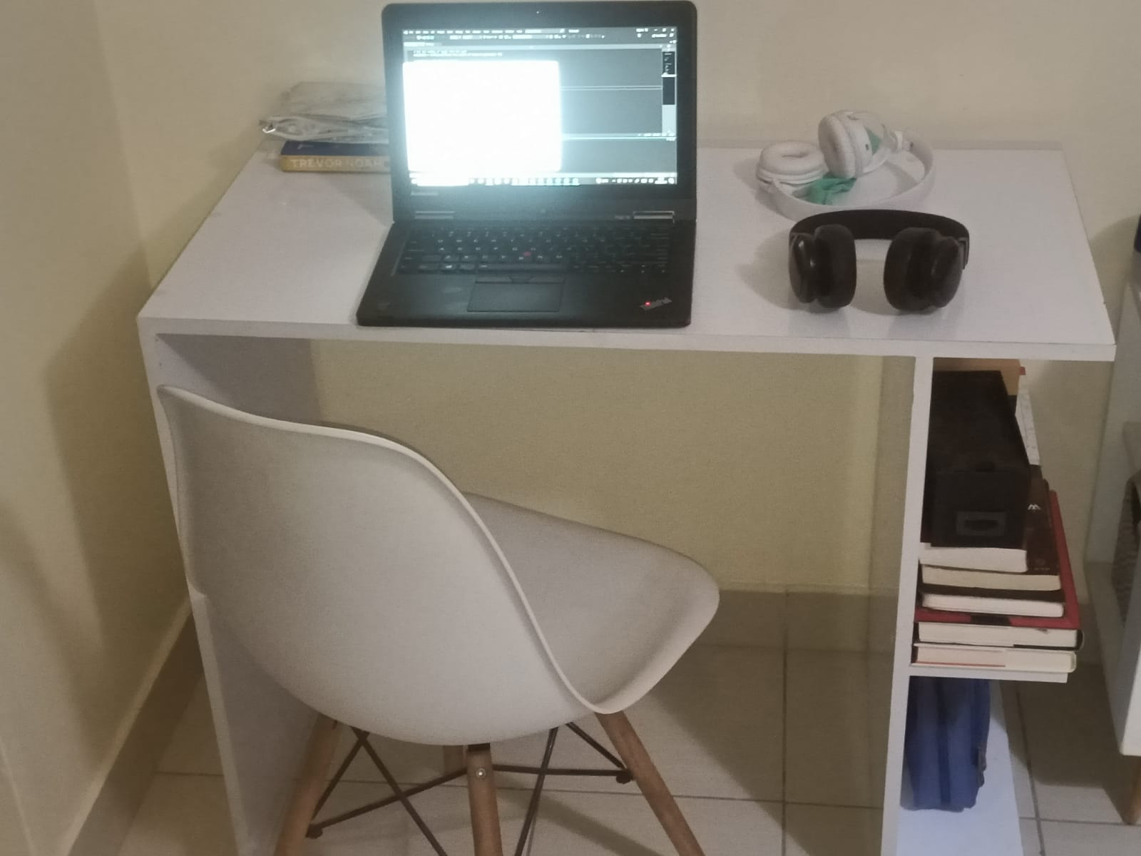 Elegant Work Desk And Chair