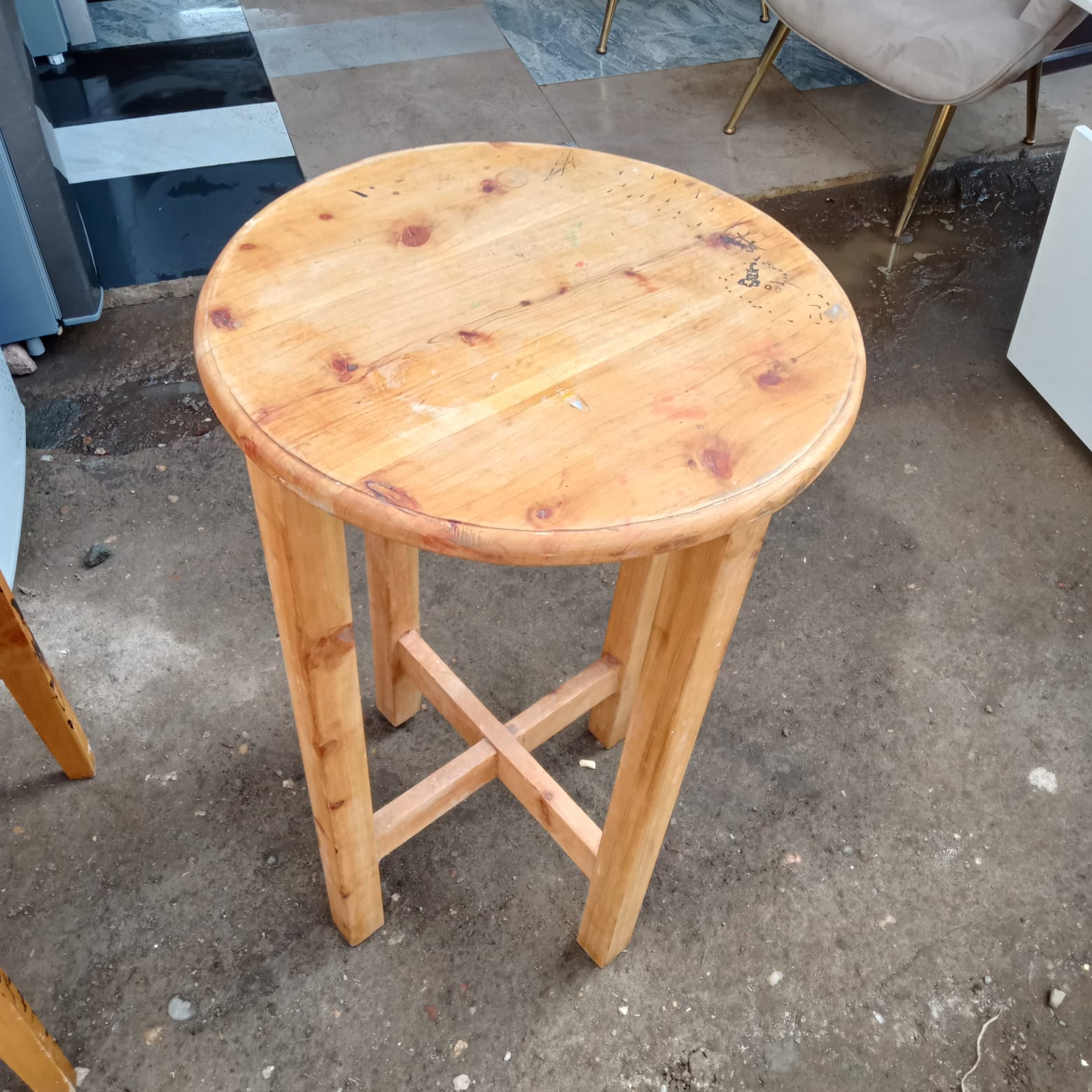 ROUND CYPRUS KITCHEN STOOL | Corido Marketplace