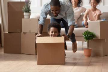Selling Pre-Owned Items Before Moving Abroad: 6 Essential Ways to Simplify Your Move