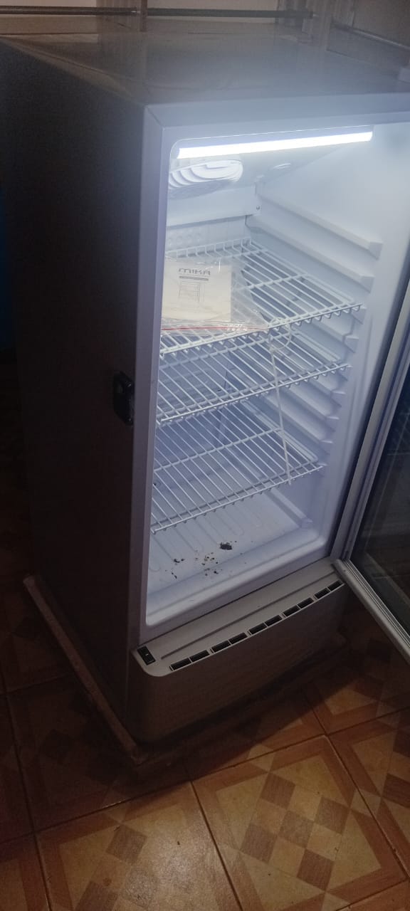 USED MIKA 180L SHOWCASE CHILLER