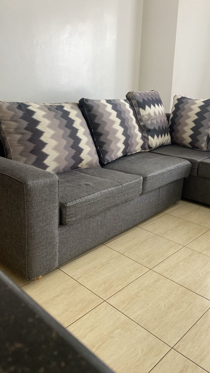 CLEAN GREY L-SHAPED SOFA