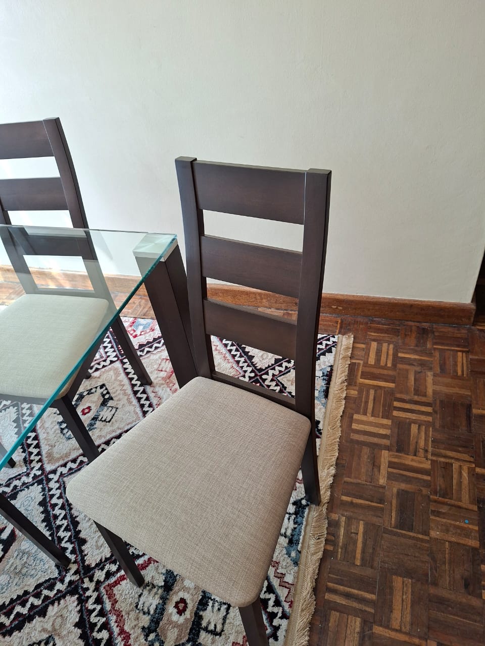 Exquisite Glass Top 6 Seater Dining