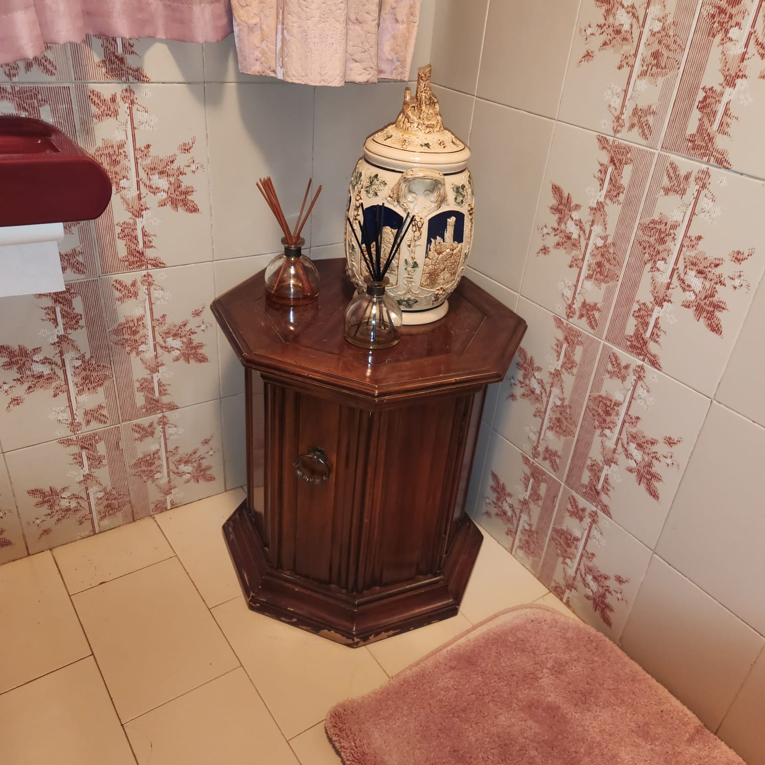 Mahogany Corner Side Stand