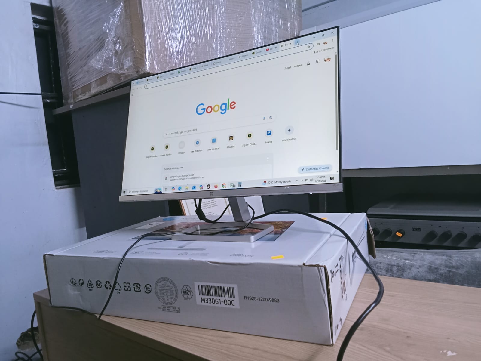 Diagonal FHD Monitor