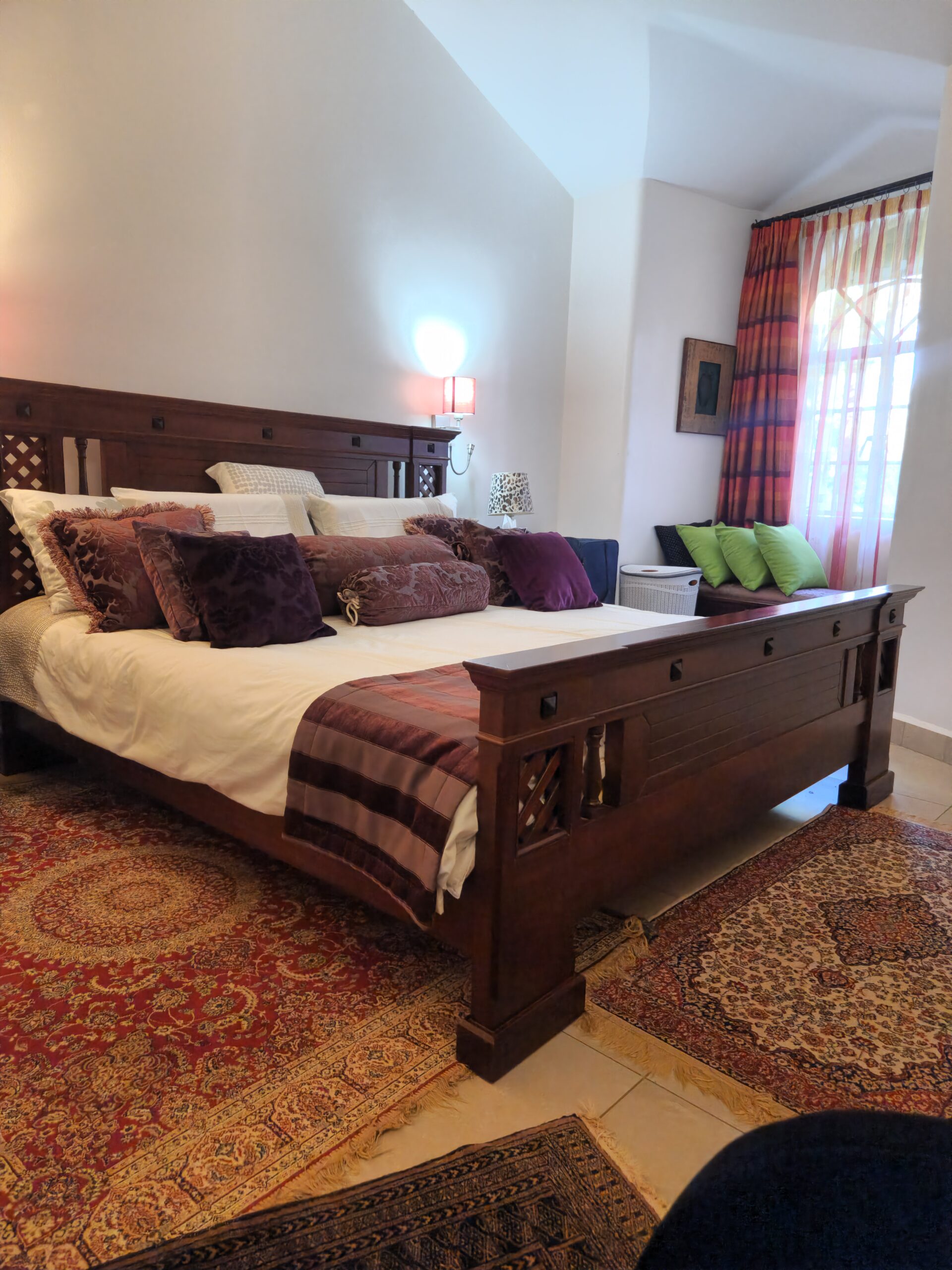 Elegant 5x6 Queen Bed – Solid Wood Frame