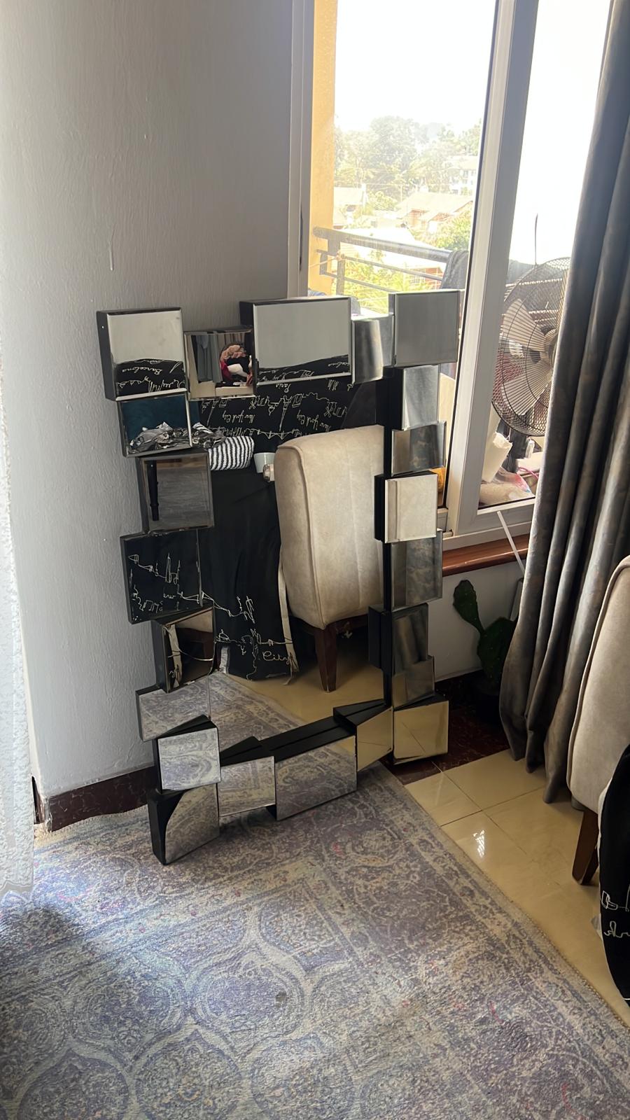 Stylish Decorating Mirrors