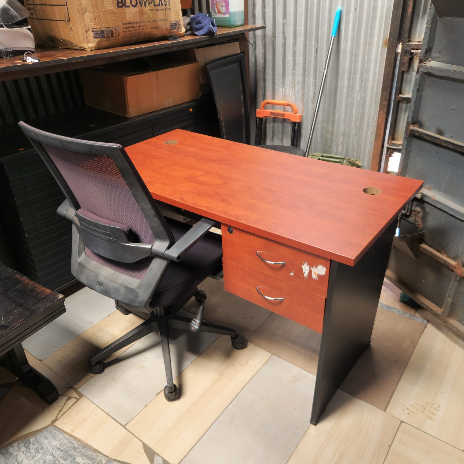 Executive Office Desk with Ergonomic Mesh Chair