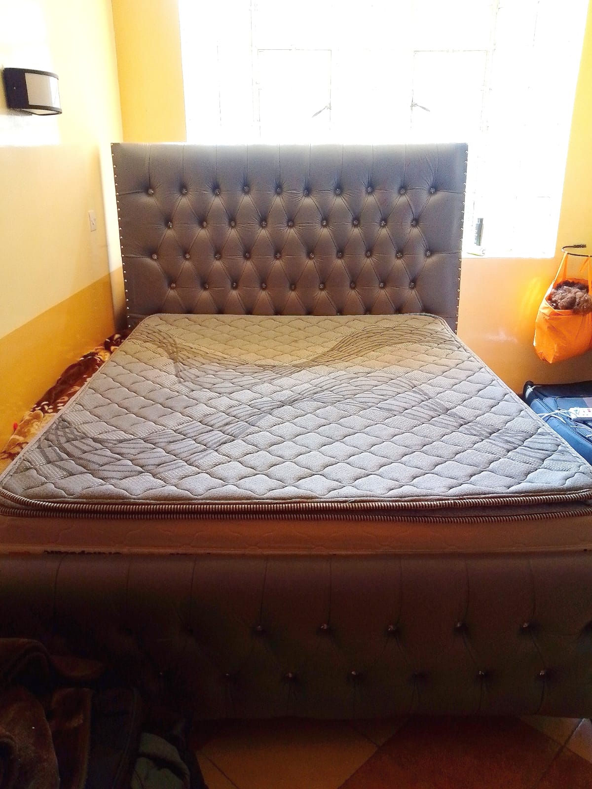 A Classic Chester 5x6 Bed +Mattress 