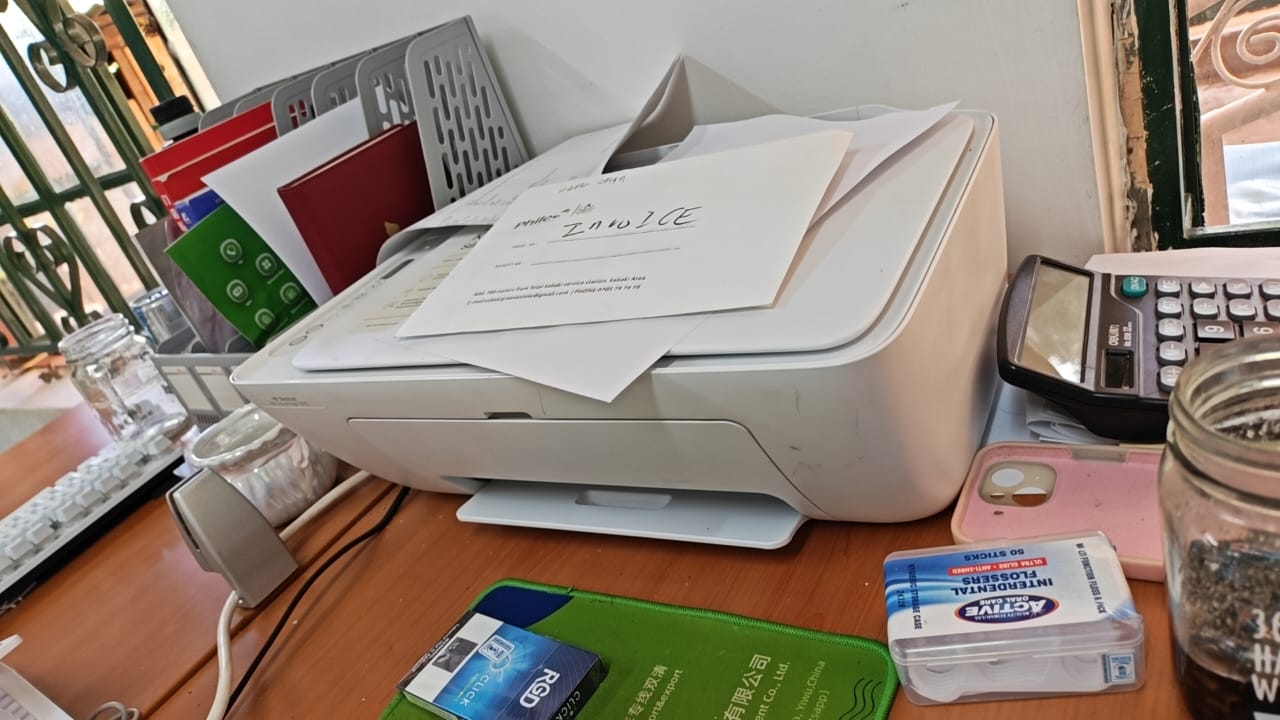 WHITE HP DESK JET 2710 2 WHITE HP DESK JET 2710
