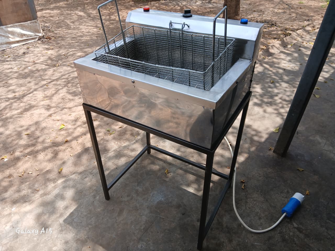 Commercial Wide Single Fryer 2 Commercial Wide Single Fryer