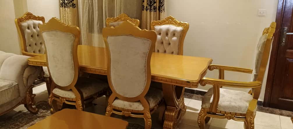 Elegant Antique 6 Seater Dining Set 2 Elegant Antique 6 Seater Dining Set