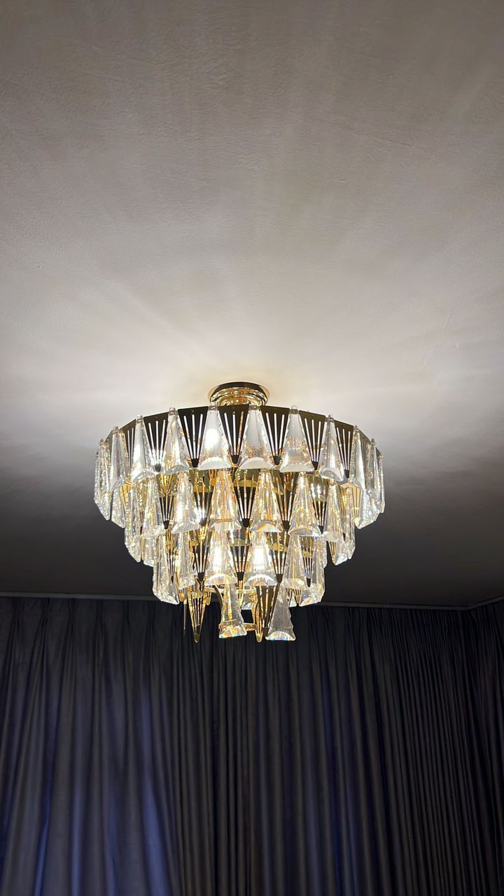 Gold Finish Luxury Crystal Chandelier 