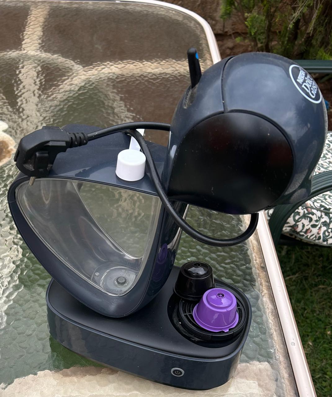 Gusto Coffee Maker with Pods Office