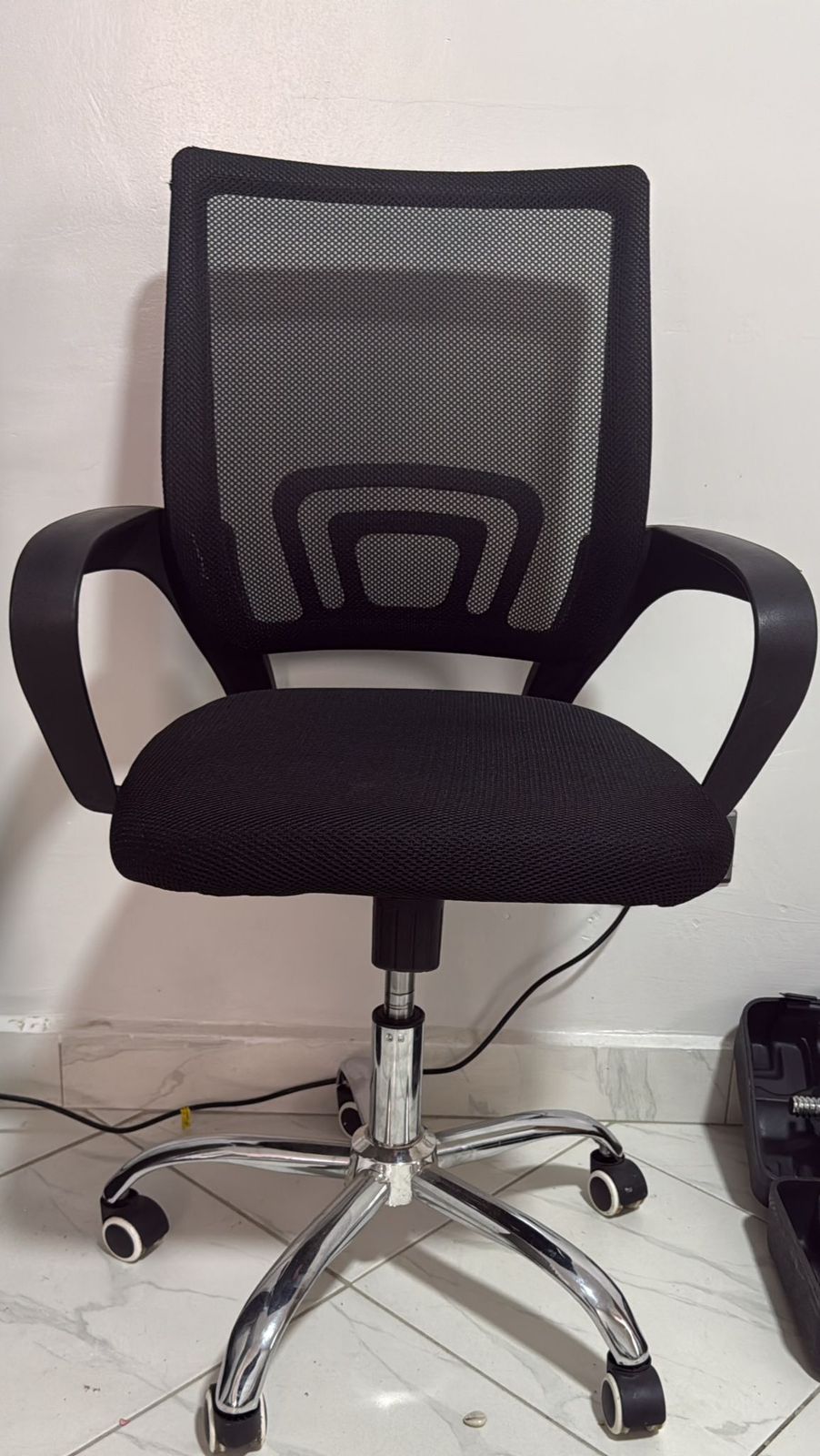 Ergonomic mesh office chair