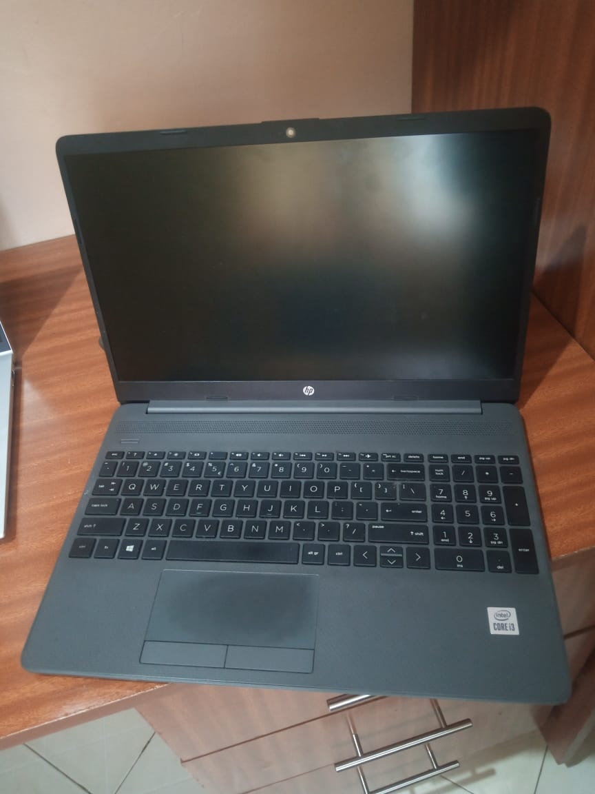 HP 250 G8 Notebook Laptop