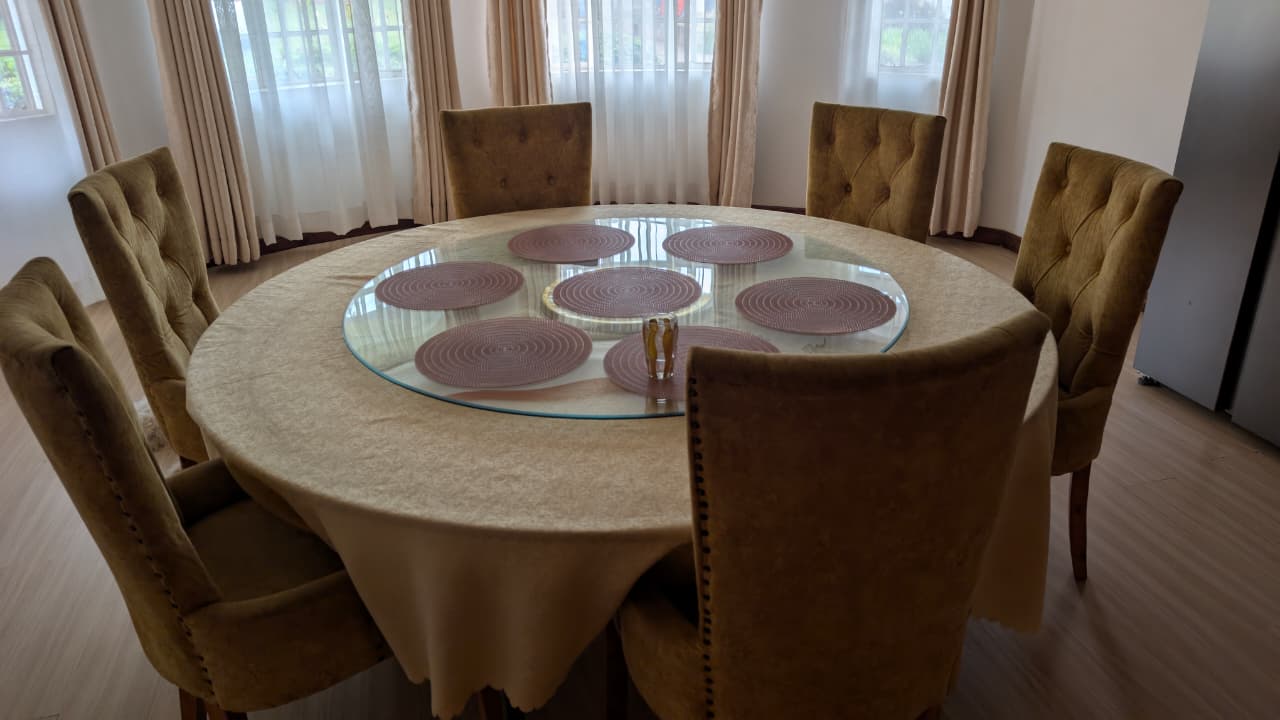 Elegant Round 6-Seater Dining Table Set