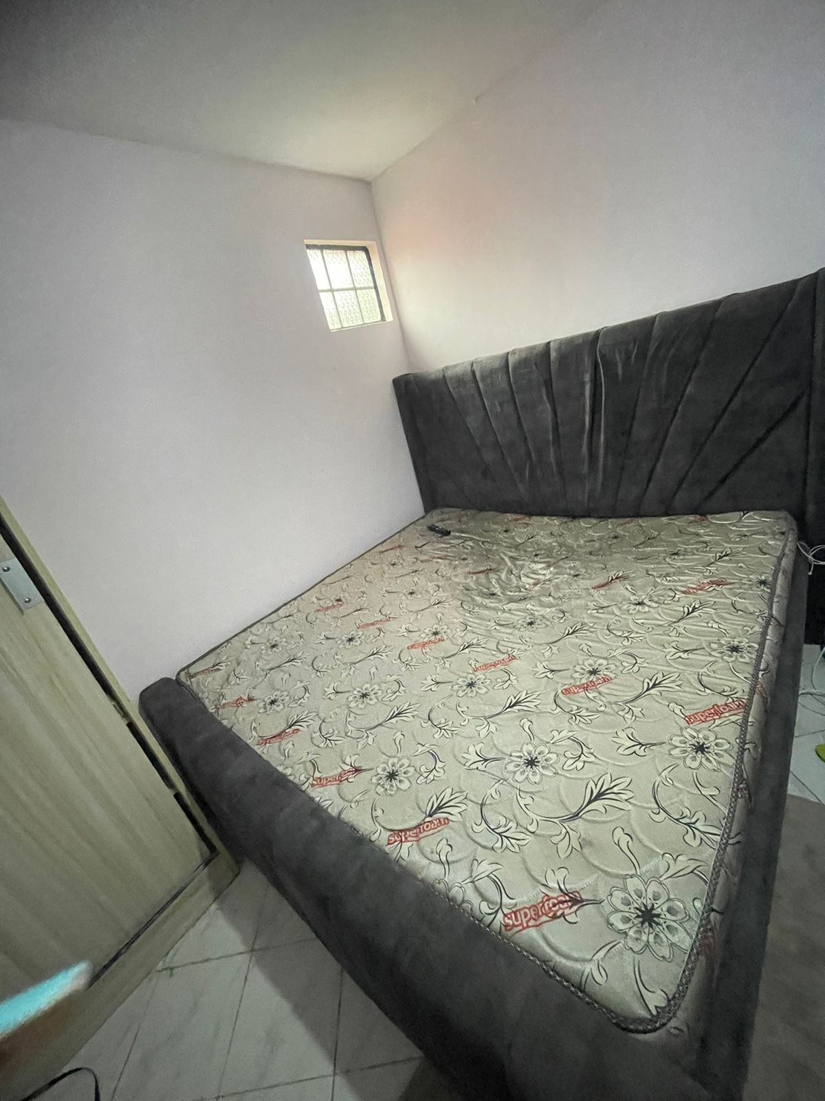 Elegant 6x6 Chester Bed with Mattress 2 Elegant 6x6 Chester Bed with Mattress