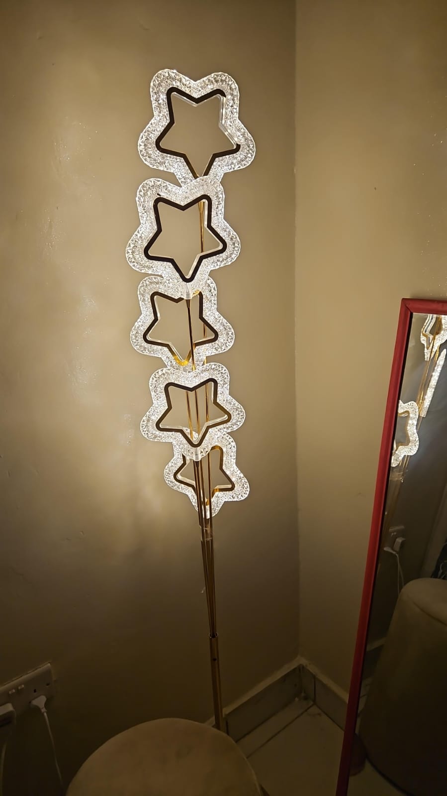 Elegant Star-Shaped LED Floor Lamp