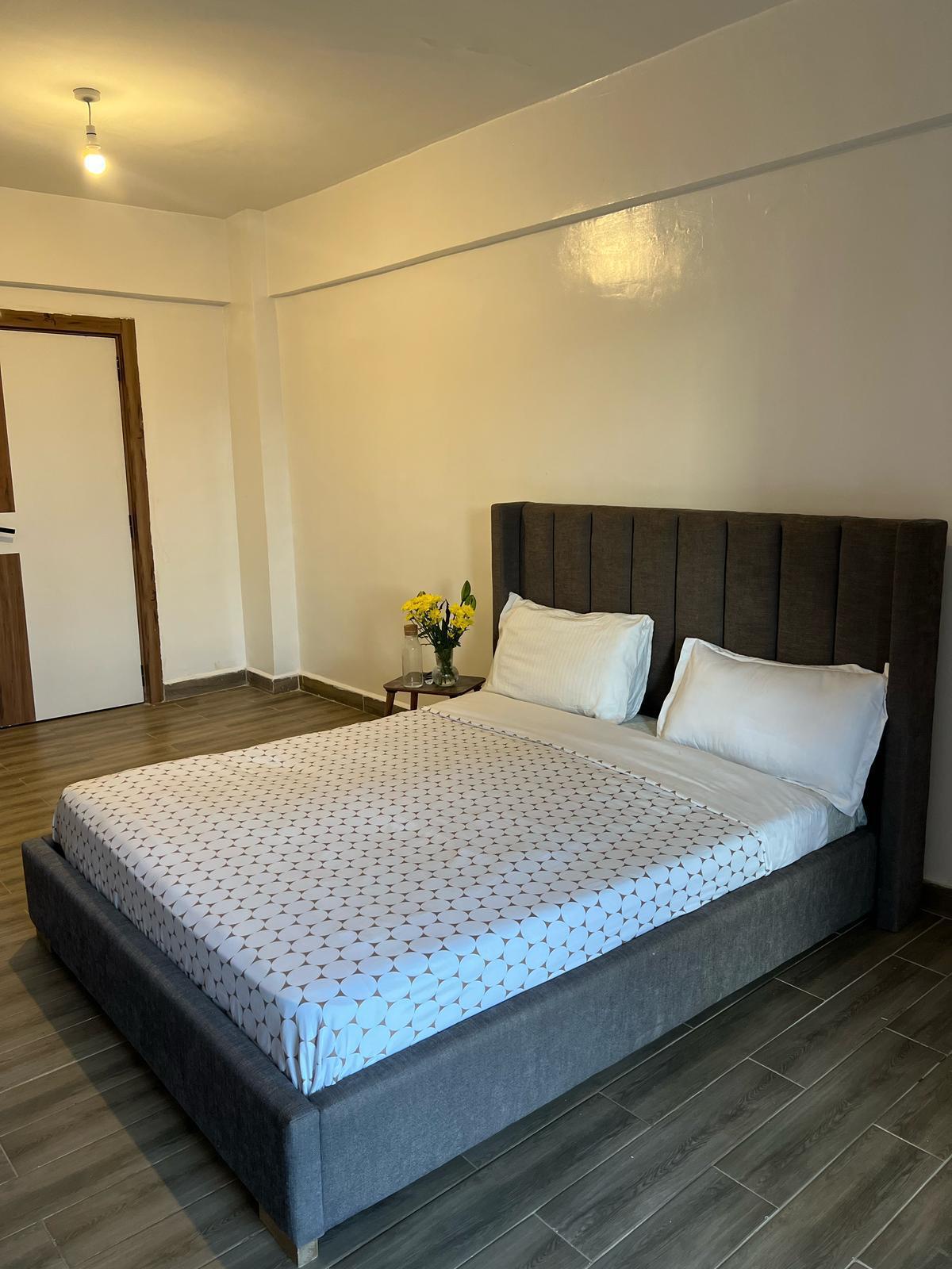 Grey 5by6 Chester bed with mattress