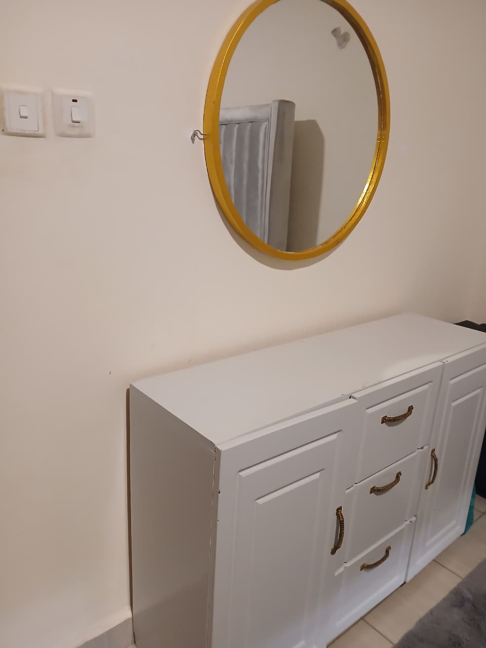 Elegant White Console Table with Mirror