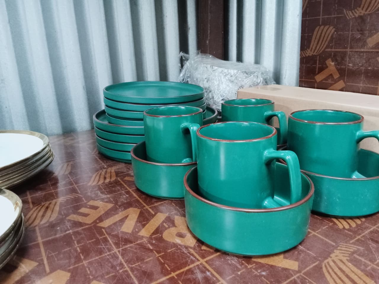 Premium Emerald Green Stoneware Dinnerware Set 2 ๐๐ซ๐๐ฆ๐ข๐ฎ๐ฆ ๐๐ฆ๐๐ซ๐๐ฅ๐ ๐๐ซ๐๐๐ง ๐๐ญ๐จ๐ง๐๐ฐ๐๐ซ๐ ๐๐ข๐ง๐ง๐๐ซ๐ฐ๐๐ซ๐ ๐๐๐ญ