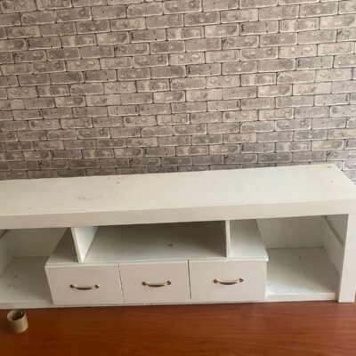 WHITE SHORT WOODEN TV STAND