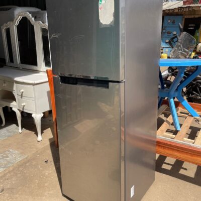 Samsung RT28K3082S8-02 233L Double Door Fridge.