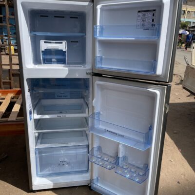 Samsung RT28K3082S8-02 233L Double Door Fridge.