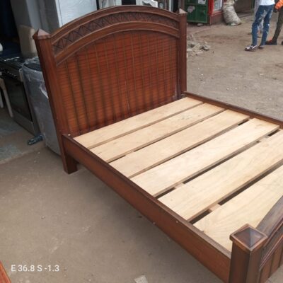 5 by 6 brown mahogany bed