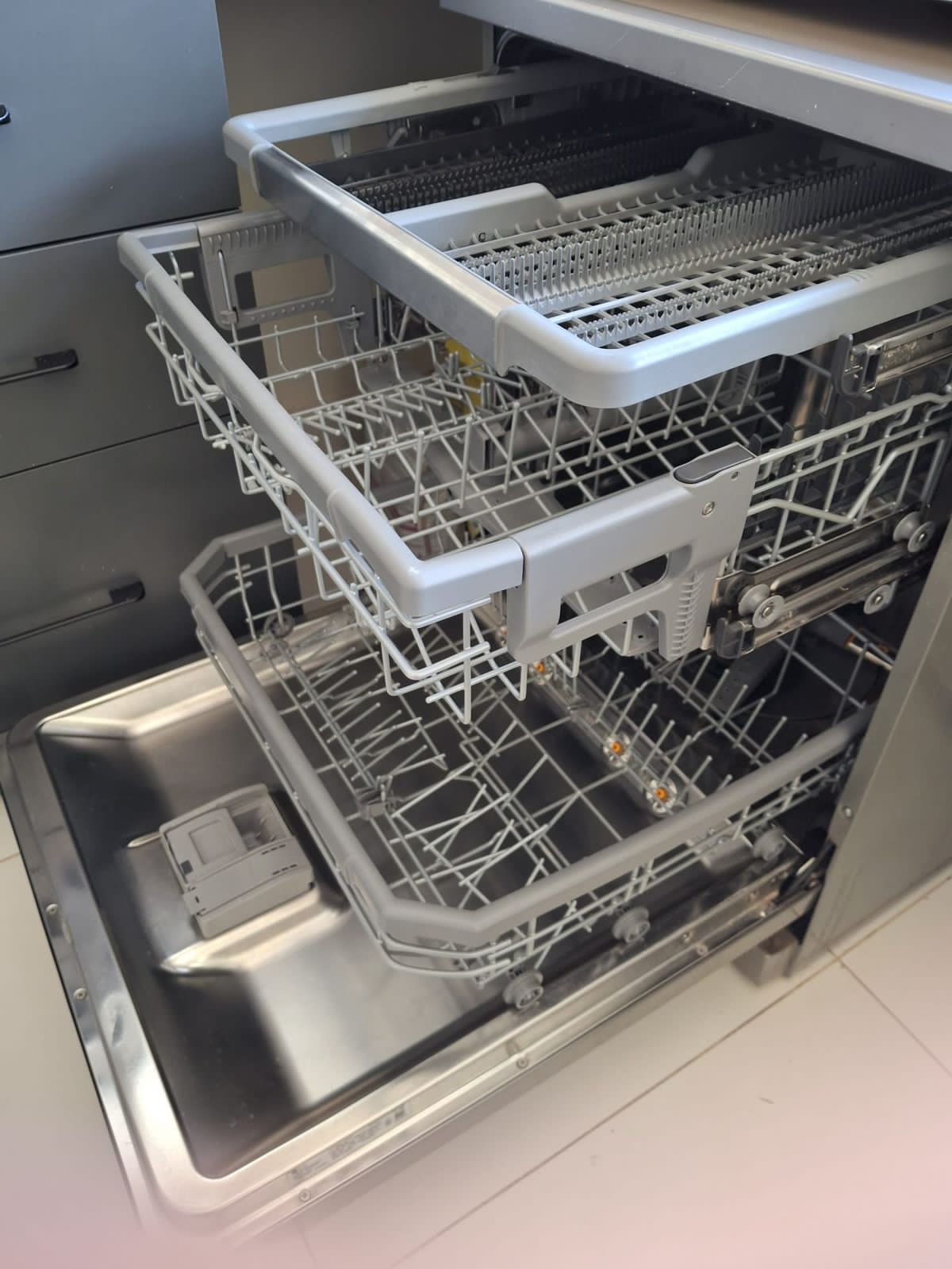 LG Dishwasher Machine