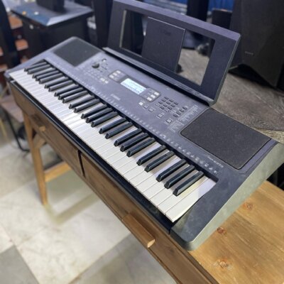 Used Yamaha PSR-E373 Keyboard