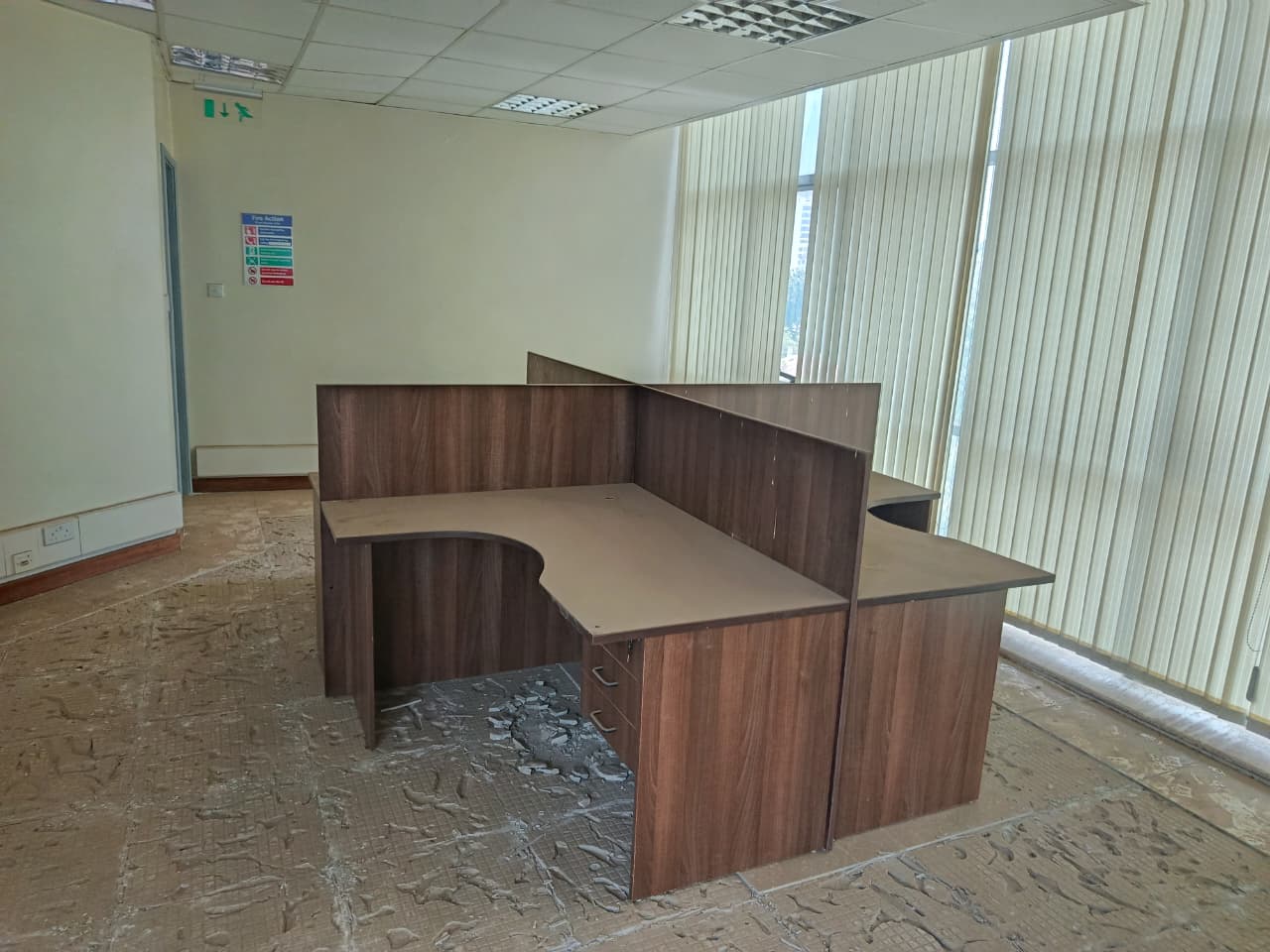 4-Piece Modular Office Workstation Desk Set