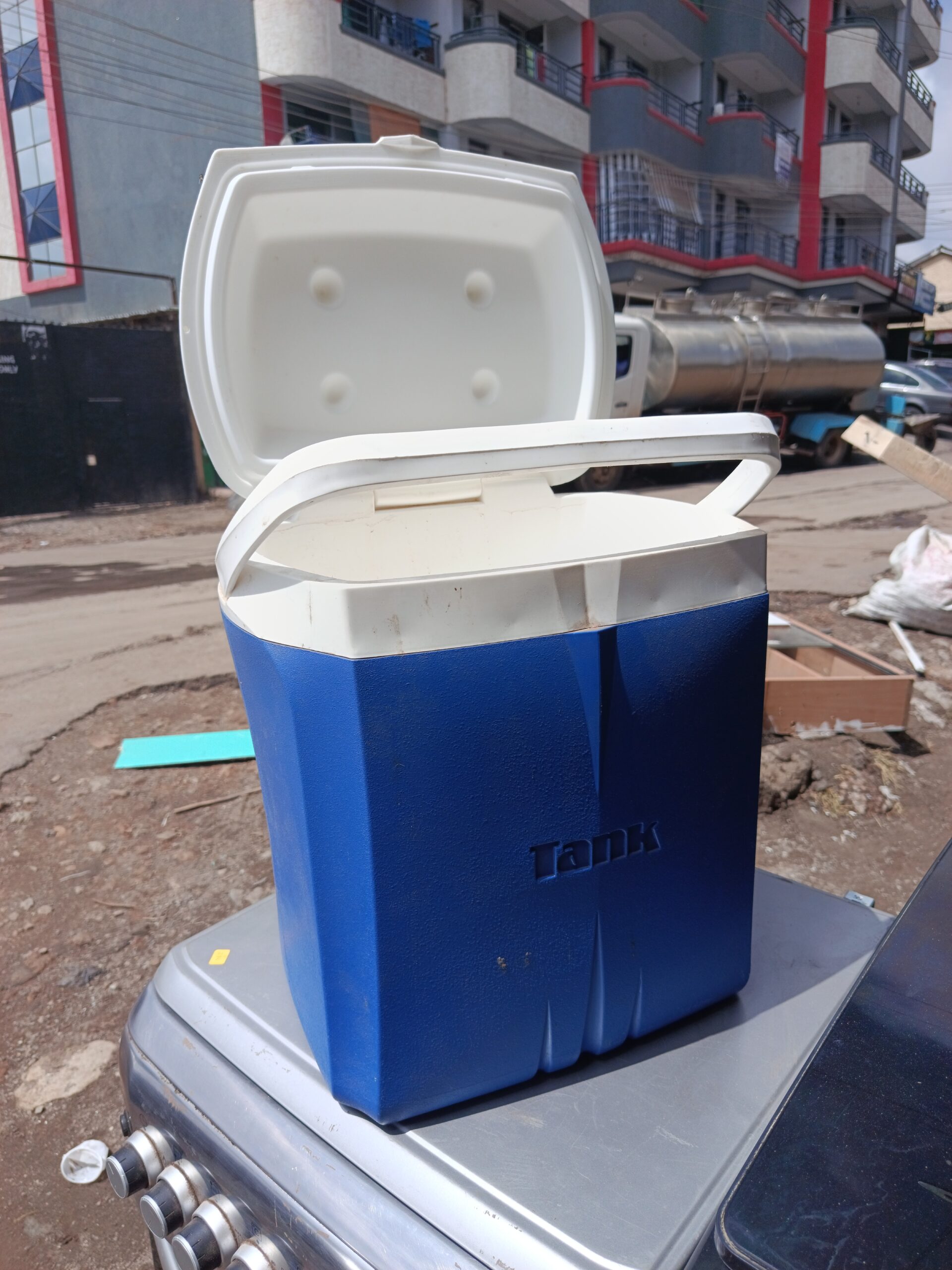 23L Tank Cooler Box On Sale 1 23L Tank Cooler Box