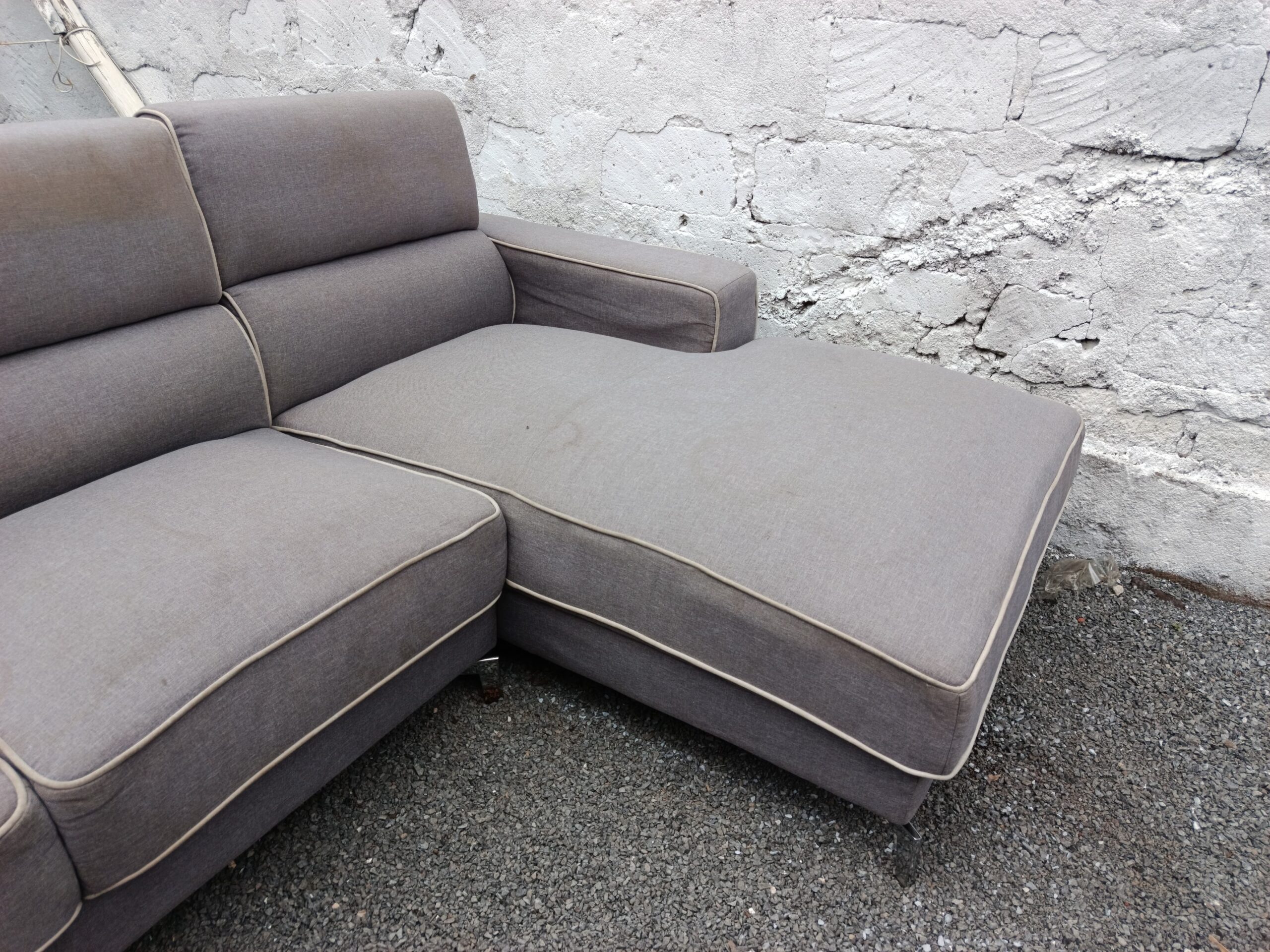 5-Seater L-Shape Sectional Sofa – White Transform your living room with this modern 5-seater L-shape sectional sofa in elegant white. Designed to provide both comfort and style, it offers spacious seating and a sleek look that fits perfectly in modern homes. The L-shape design also helps maximize corner space while creating a cozy relaxation area. ✨ Features: • 5-Seater Capacity – comfortable seating for family and guests • Modern L-Shape Design – perfect for corners and spacious living rooms • Premium White Upholstery – stylish look that brightens any interior • High-Density Foam Cushions – soft yet supportive seating • Strong Hardwood Frame – durable and long-lasting structure • Large Chaise Section – ideal for stretching out and relaxing • Elegant Contemporary Design – blends with modern décor styles