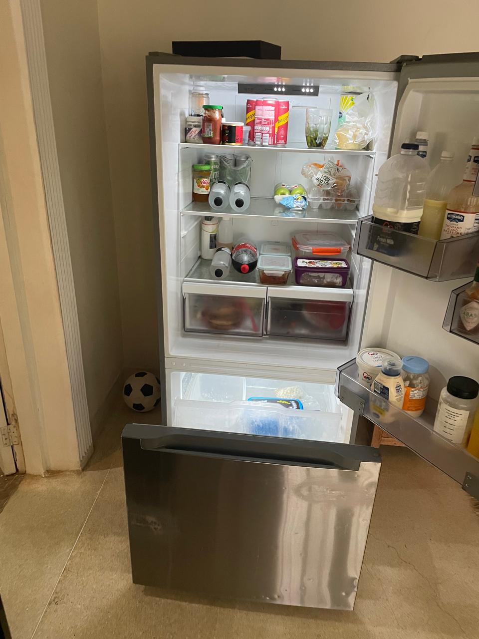Clean 530L Midea fridge