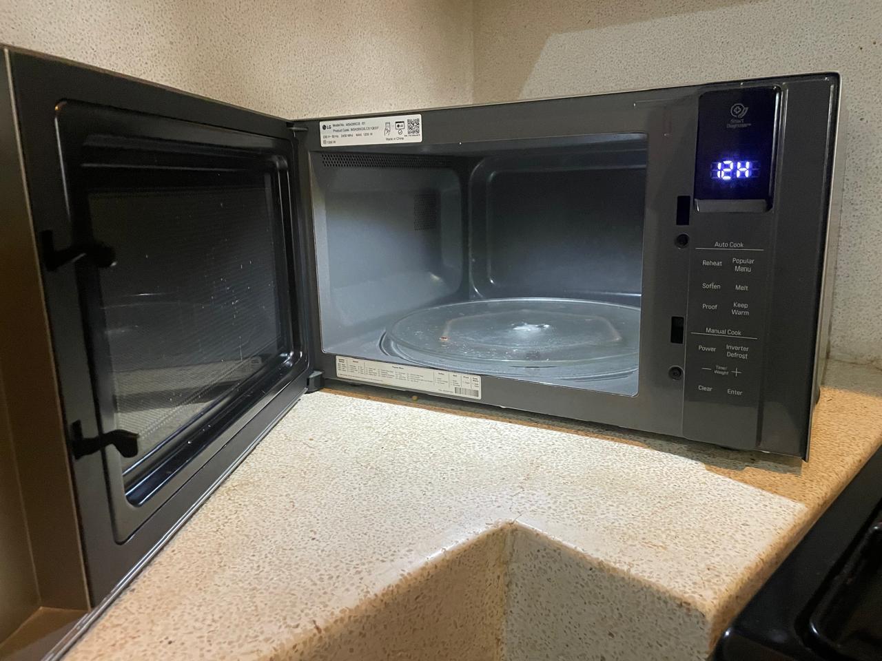 Elegant LG NeoChef  Microwave (Model No. MS4295CIS)  