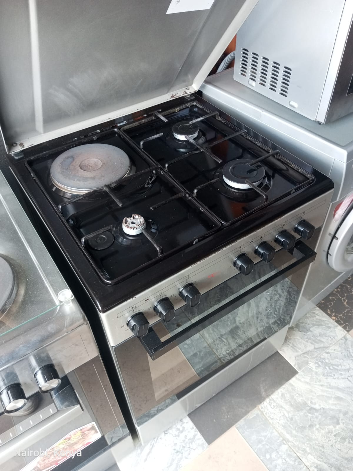 Clean Von 3Gas + 1 Electric burner