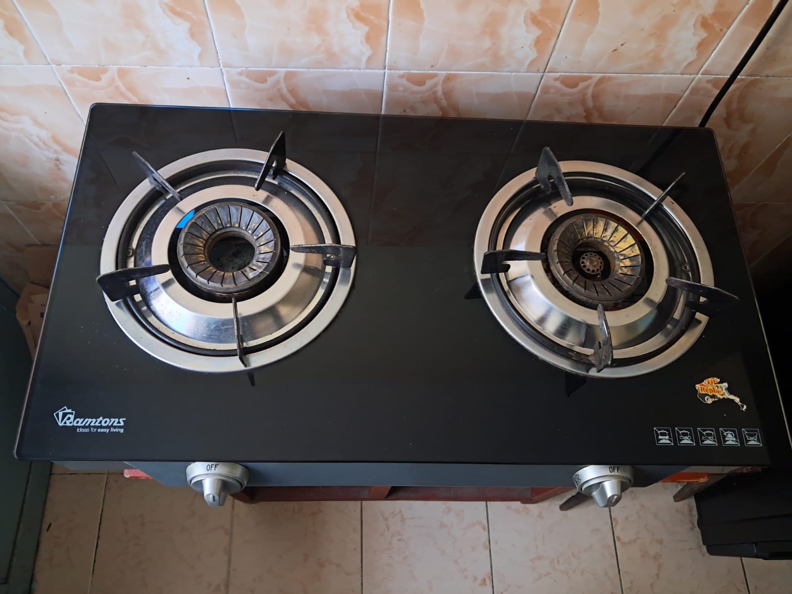 Clean Ramtons 2 burner Cooker 