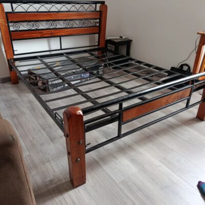 5X6 Mahogany Bed