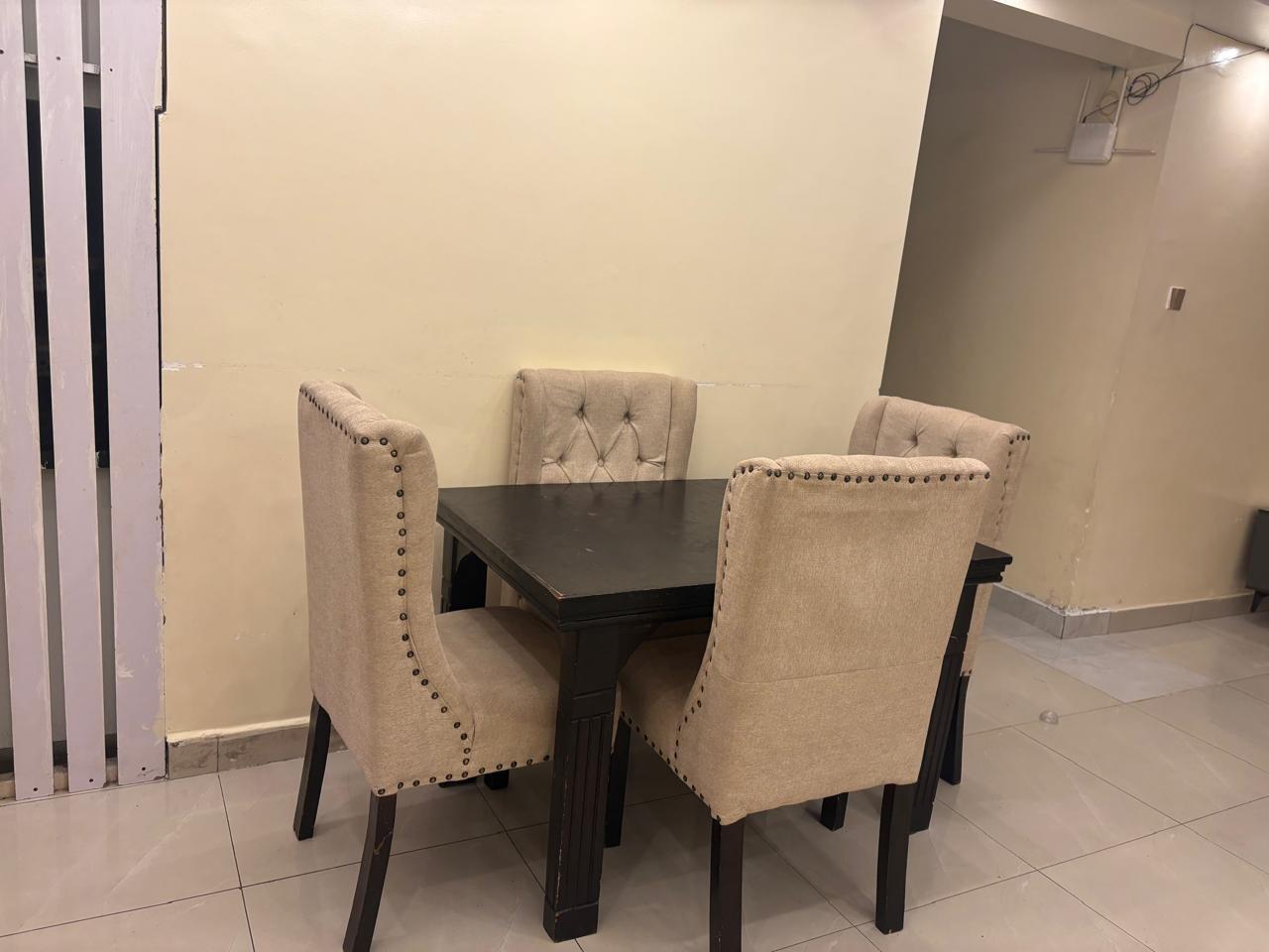 Cool 4-Seater Chester Dining Set