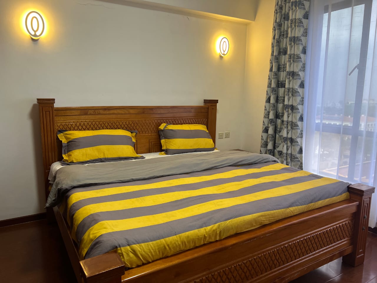 Stable 6 by 6 Pure Mahogany Bed+ Mattress