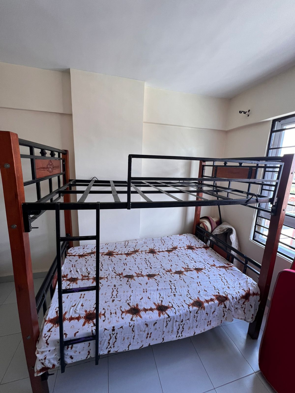 Elegant 5*6 Mettallic bed plus