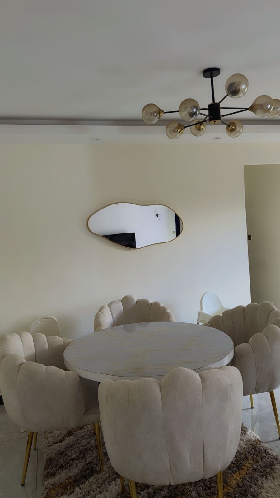 Modern 4-Seater Dinning Table on sale 1 Modern 4-Seater Dinning Table