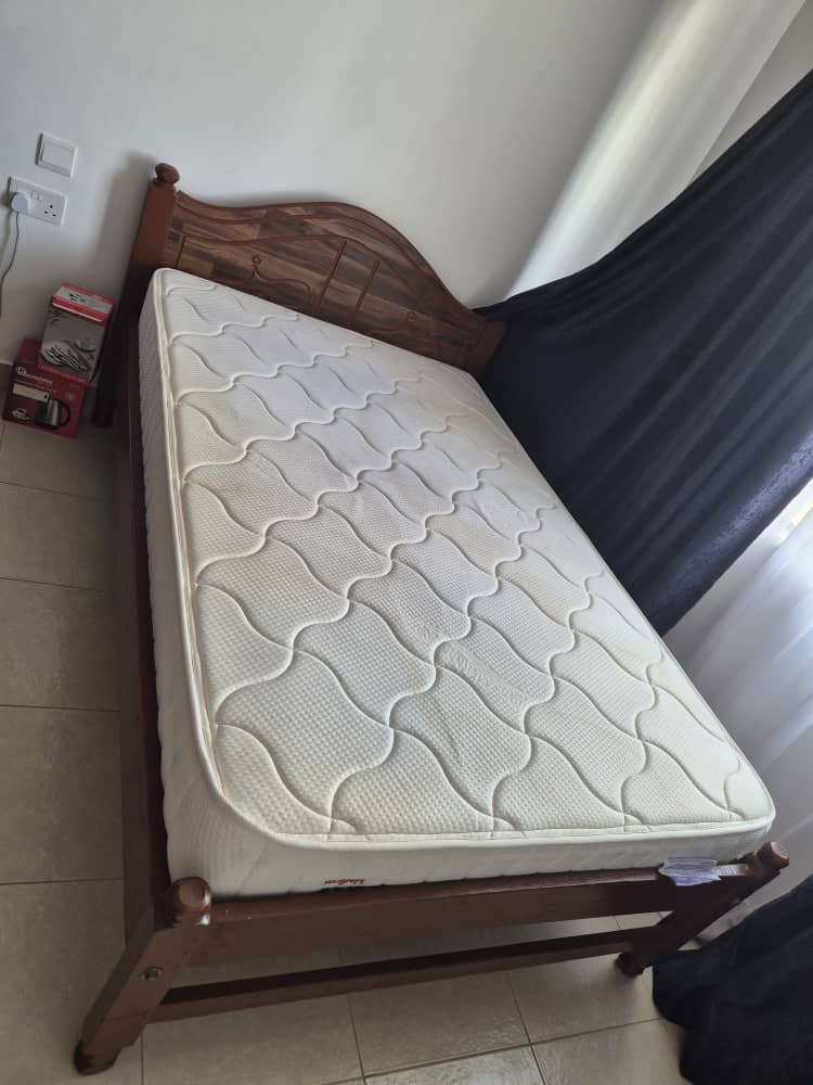 Clean 4*6 Wooden Single Bed on sale 1 Clean 4*6 Wooden Single Bed