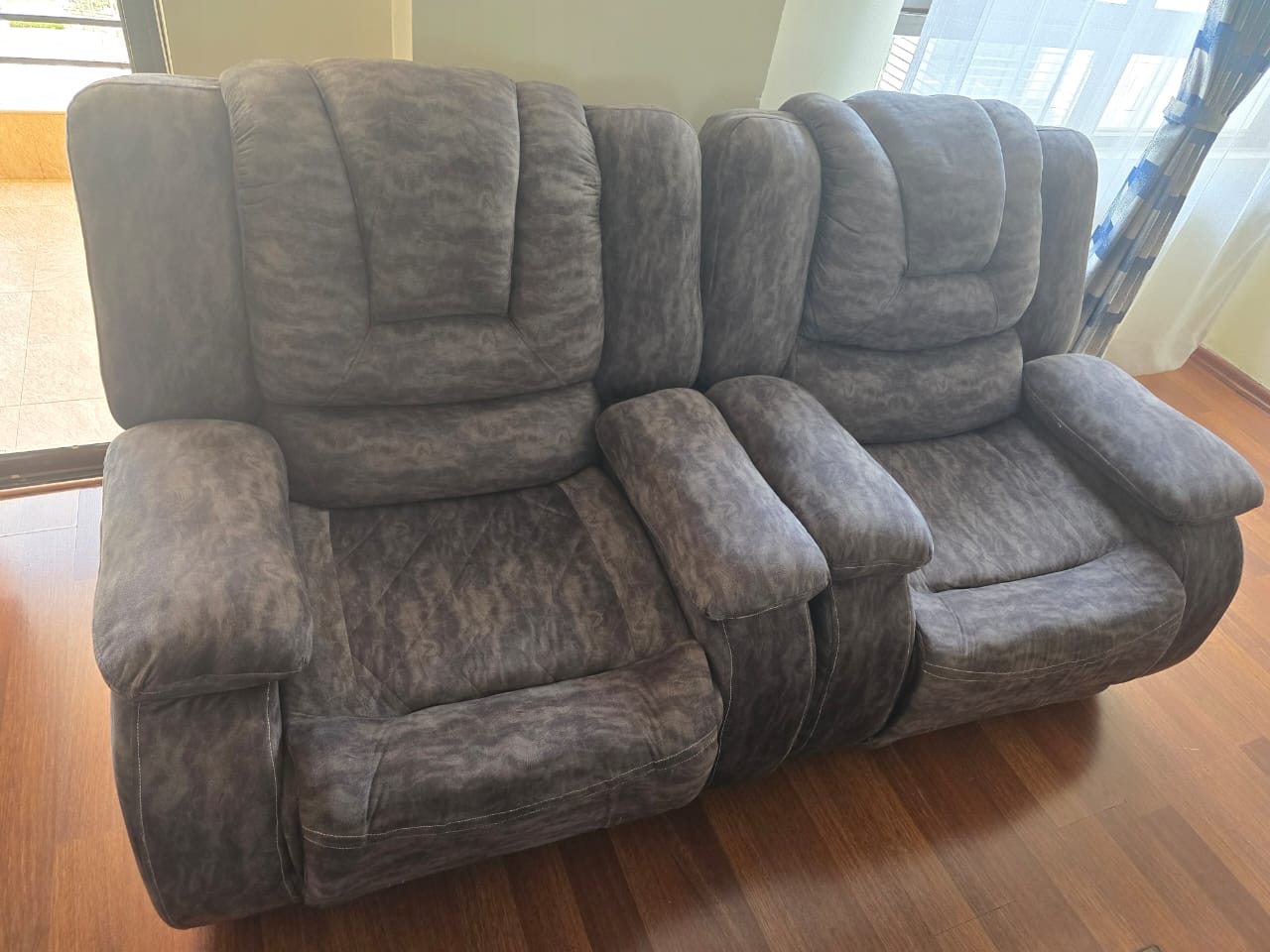 Clean 2- Seater Semi Recliners