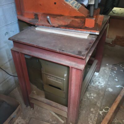 Cool Italian Atom G999 Swing Arm Clicker Cutting Press