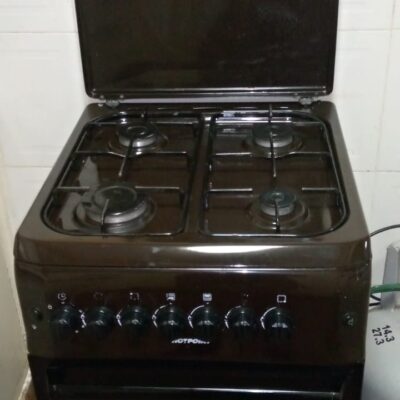 Clean 4 Burner Hotpoint Cooker