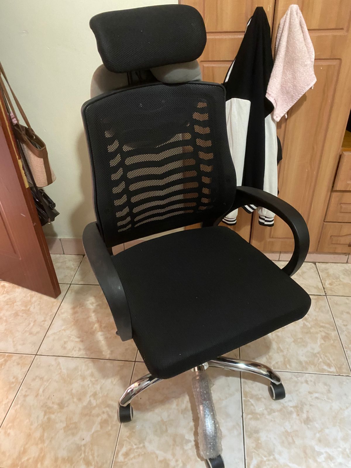 Cool Egornomic Mesh Office Chair 